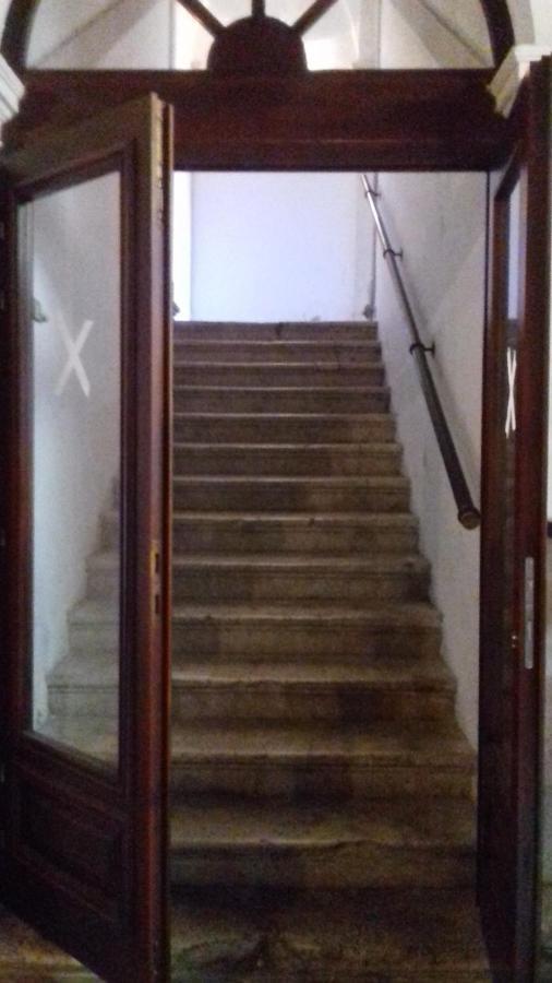 Inchy Accommodation - In The Center Of Diocletian'S Palace Сплит Екстериор снимка