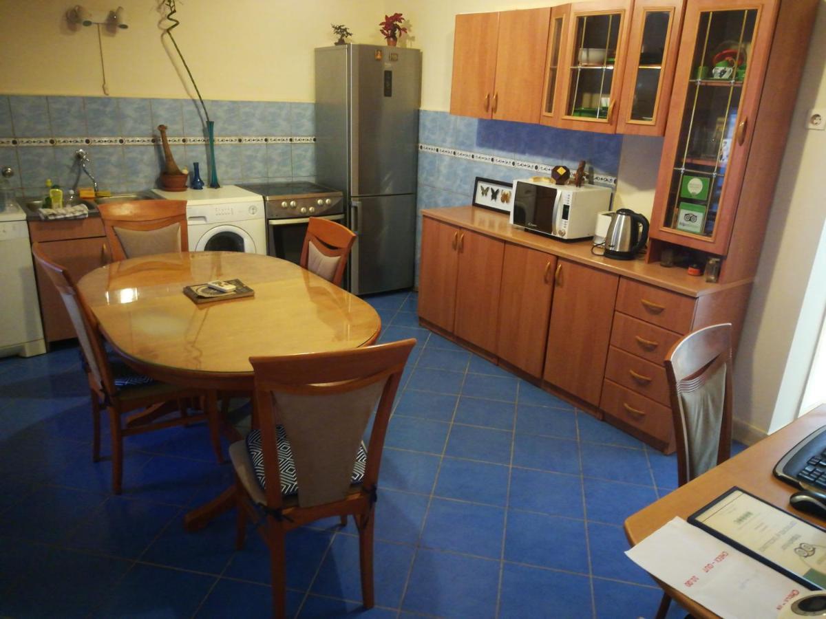 Inchy Accommodation - In The Center Of Diocletian'S Palace Сплит Екстериор снимка