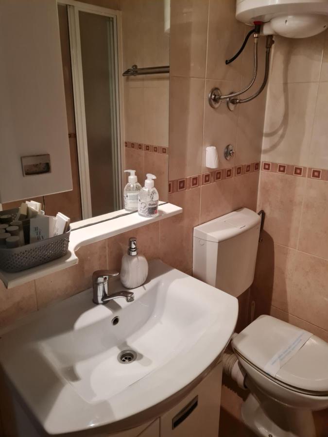 Inchy Accommodation - In The Center Of Diocletian'S Palace Сплит Екстериор снимка