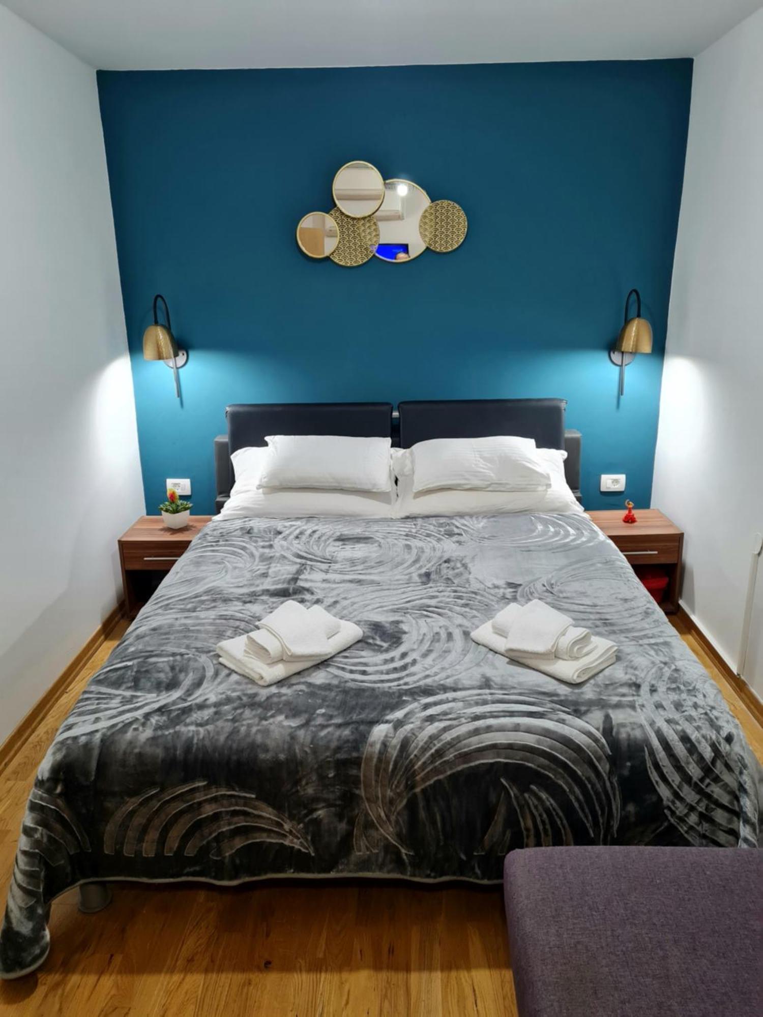 Inchy Accommodation - In The Center Of Diocletian'S Palace Сплит Екстериор снимка