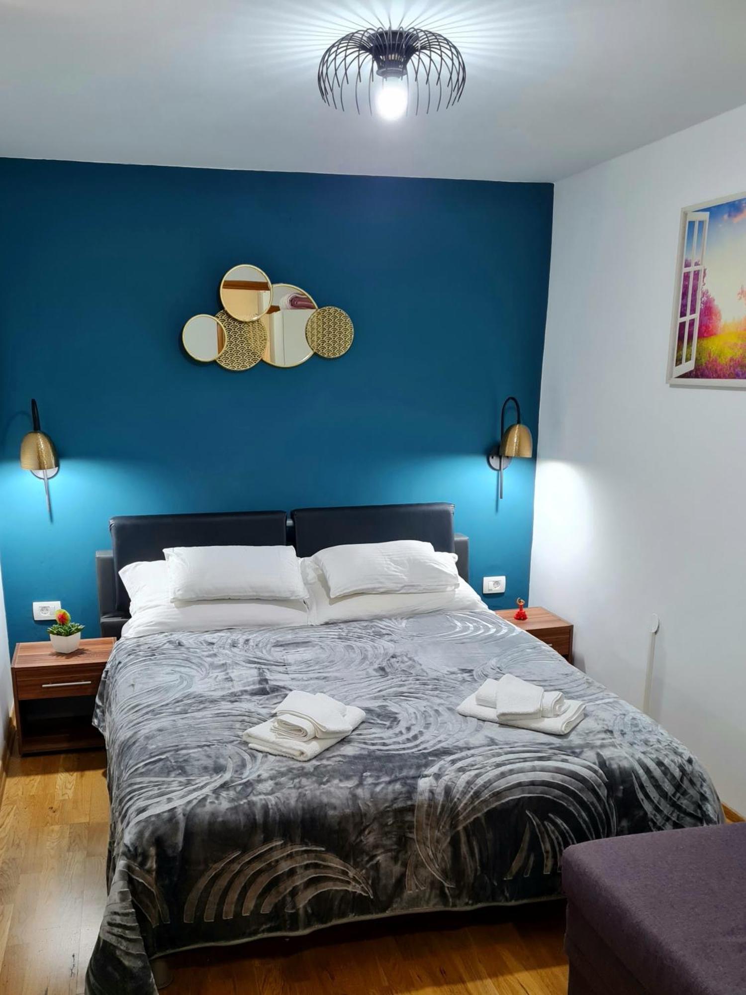 Inchy Accommodation - In The Center Of Diocletian'S Palace Сплит Екстериор снимка