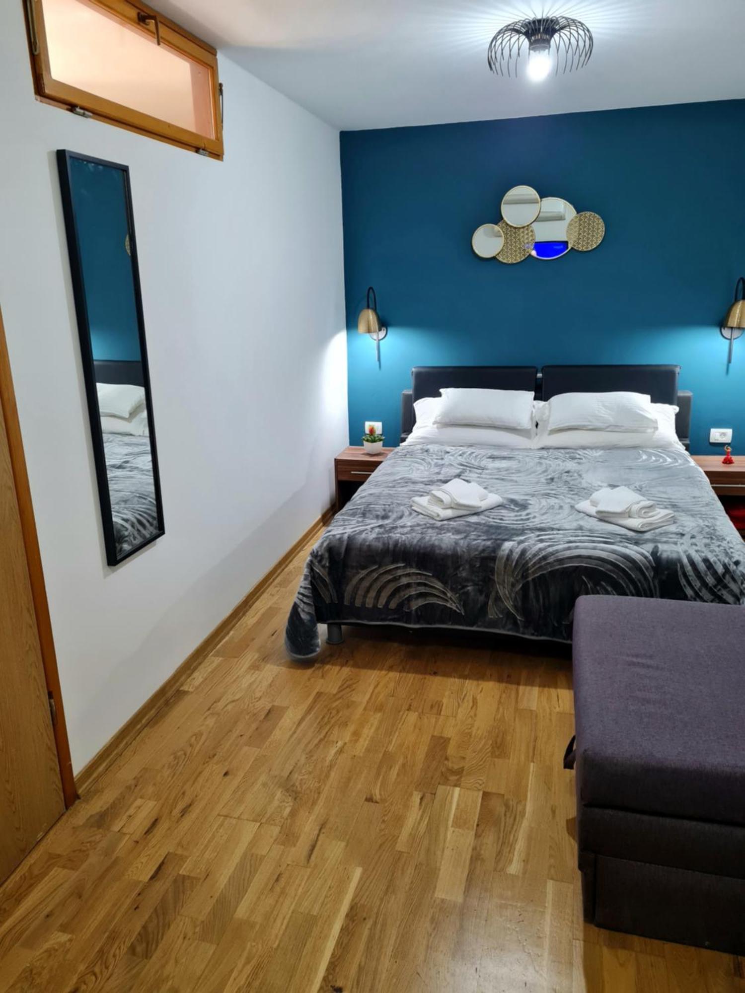 Inchy Accommodation - In The Center Of Diocletian'S Palace Сплит Екстериор снимка