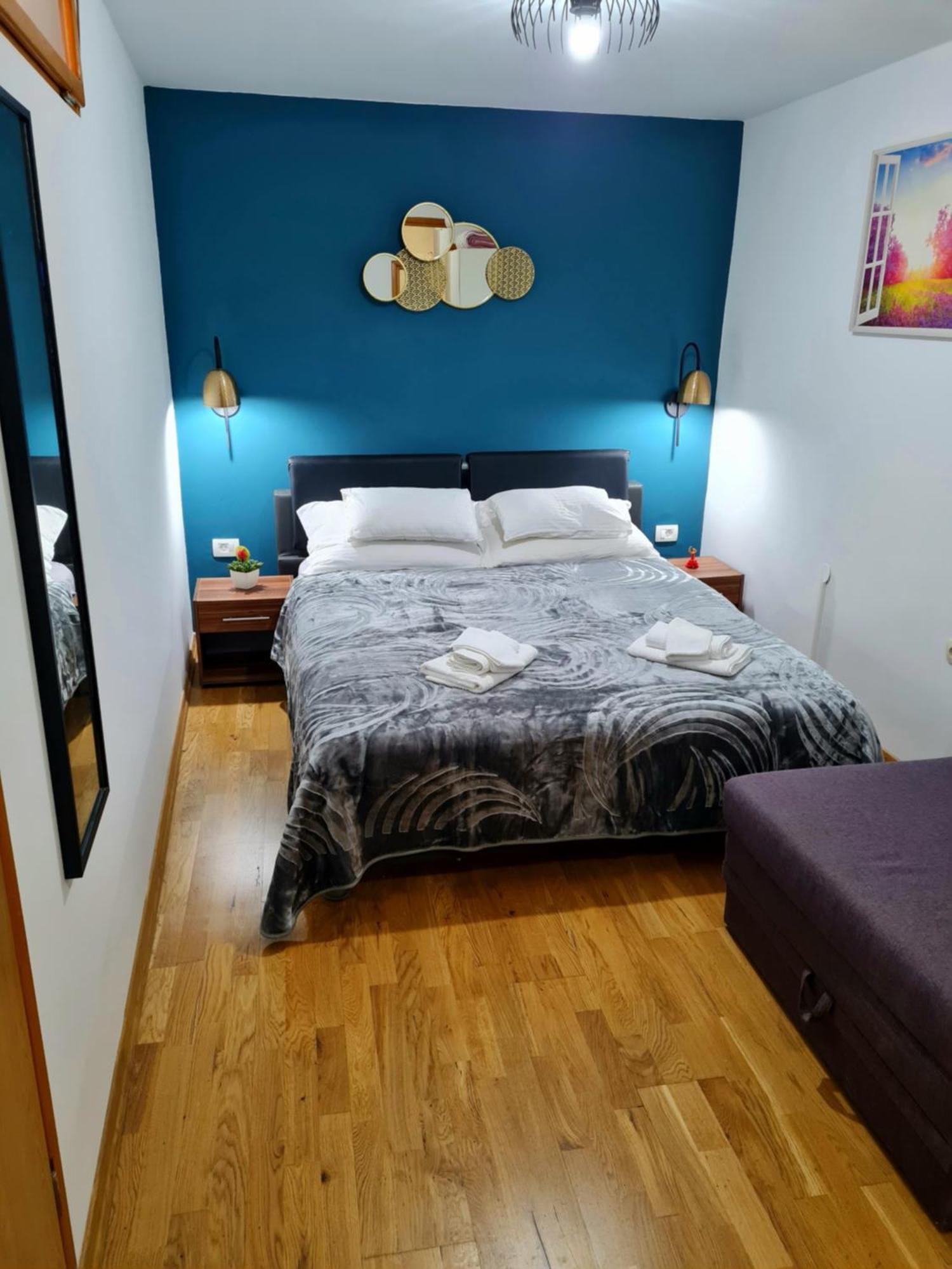 Inchy Accommodation - In The Center Of Diocletian'S Palace Сплит Екстериор снимка