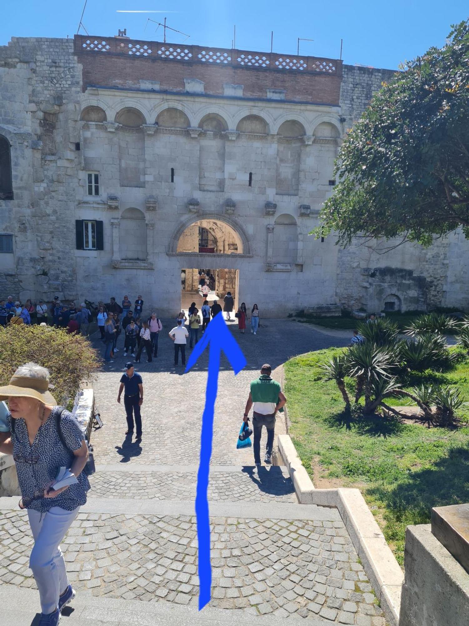 Inchy Accommodation - In The Center Of Diocletian'S Palace Сплит Екстериор снимка
