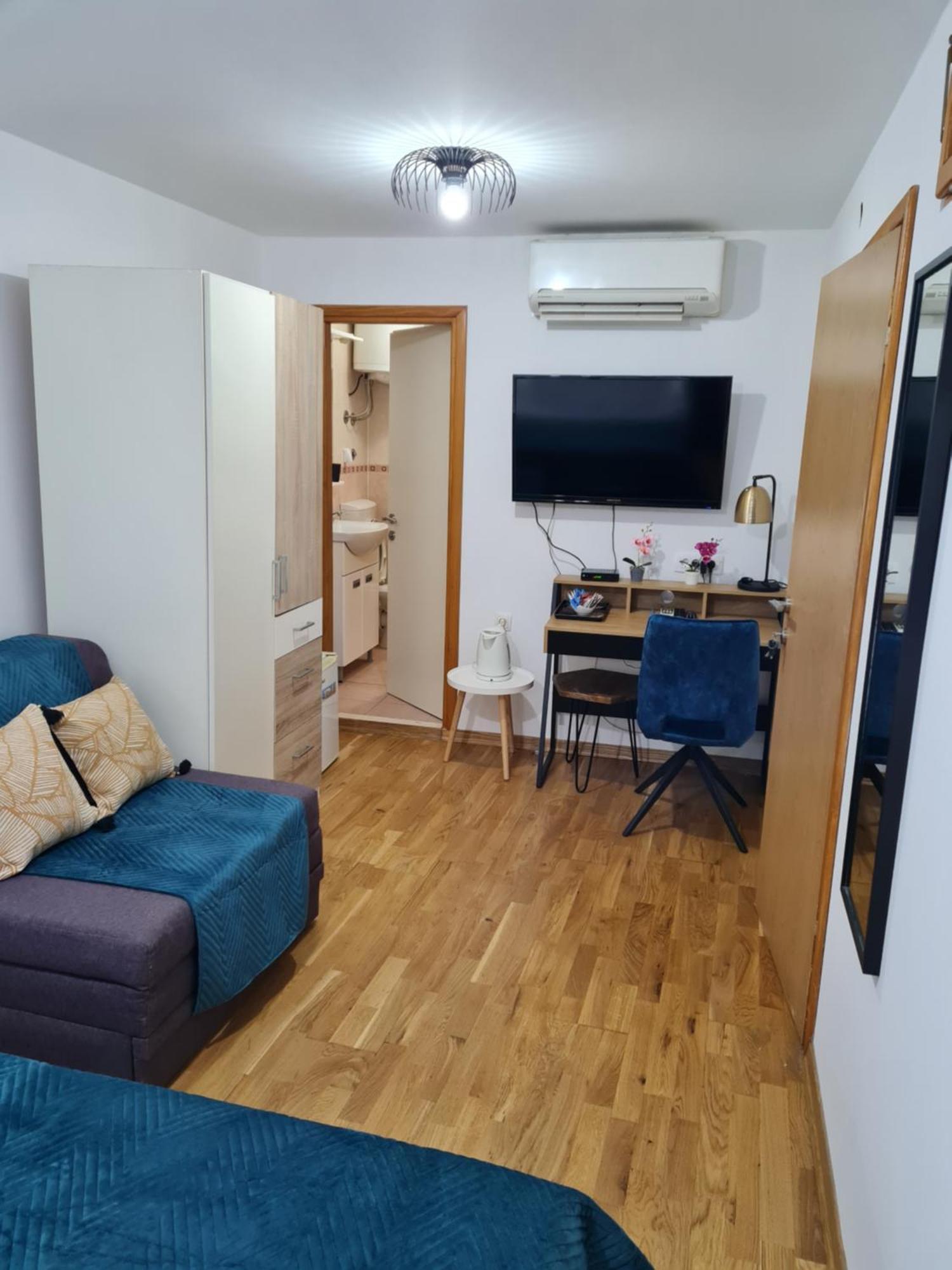 Inchy Accommodation - In The Center Of Diocletian'S Palace Сплит Екстериор снимка
