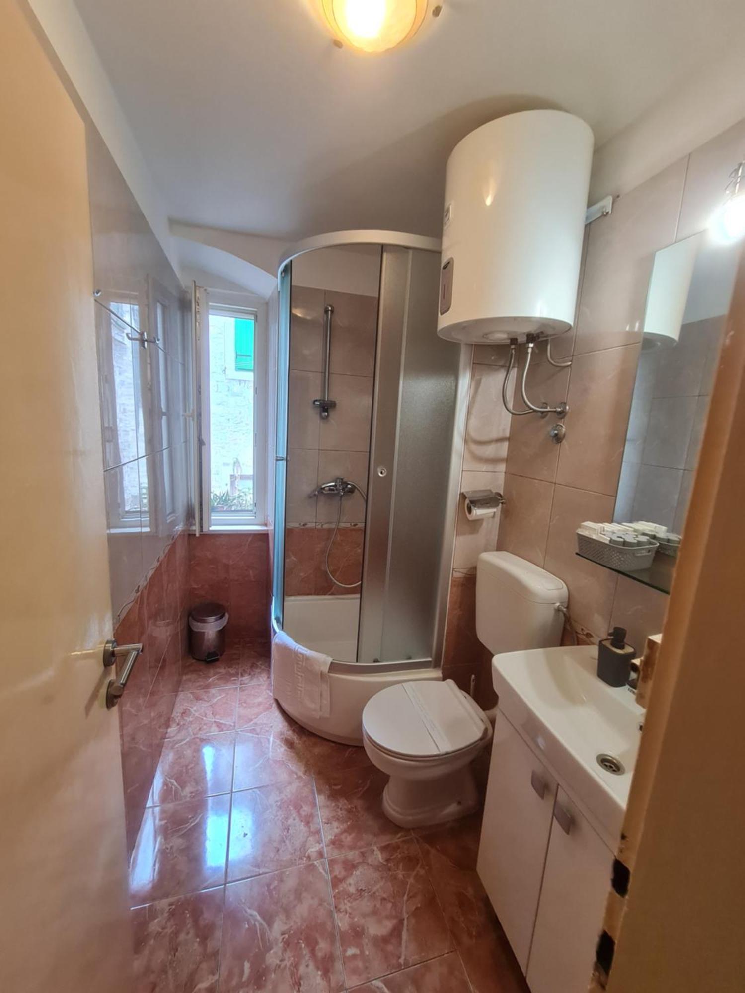 Inchy Accommodation - In The Center Of Diocletian'S Palace Сплит Екстериор снимка