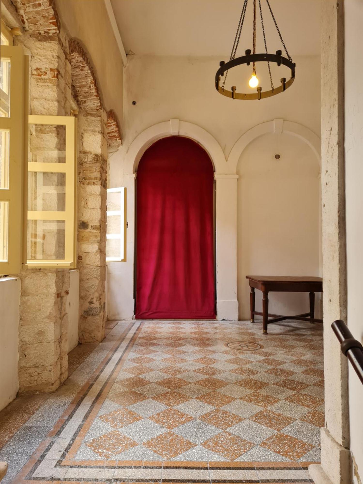 Inchy Accommodation - In The Center Of Diocletian'S Palace Сплит Екстериор снимка
